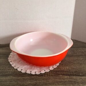 Vtg Pyrex 2 Quart Primary Red Casserole Dish